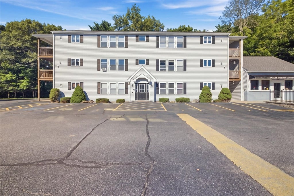 Photo of 6 Warsaw Ave, Dudley, MA