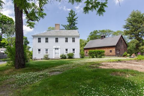 21 Gardner Street B Hamilton MA 01982