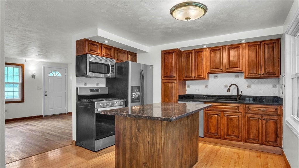 73 Summit Dr, East Bridgewater, MA, 73 Summit Dr, East Bridgewater, MA Photo #2