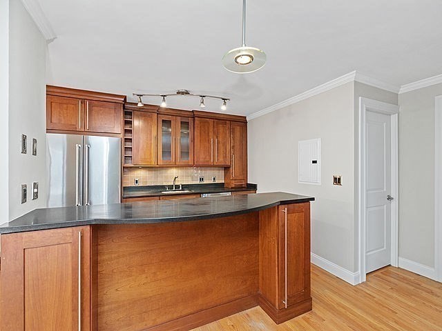 60 Longwood Ave. 301