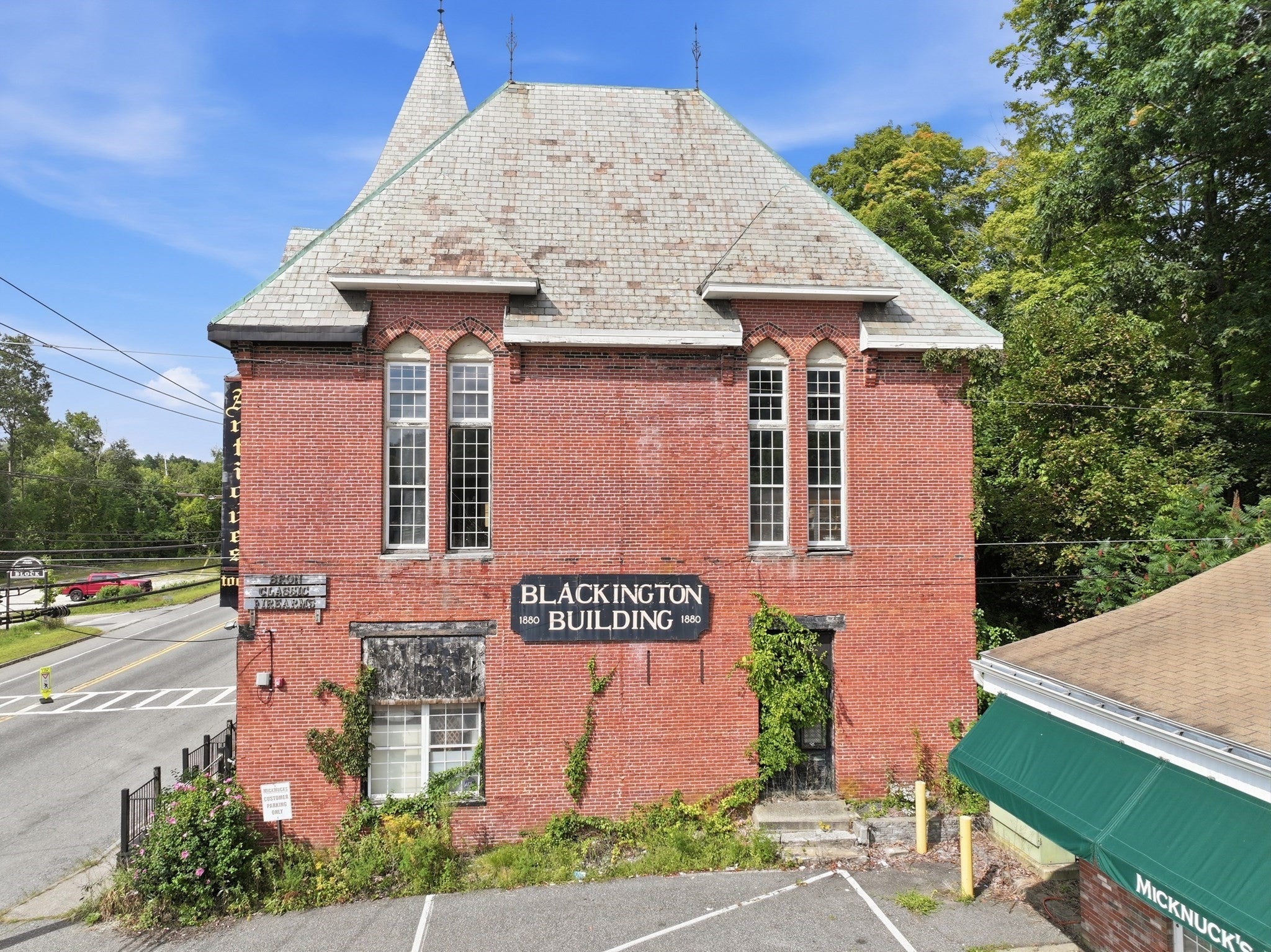 572 Main St