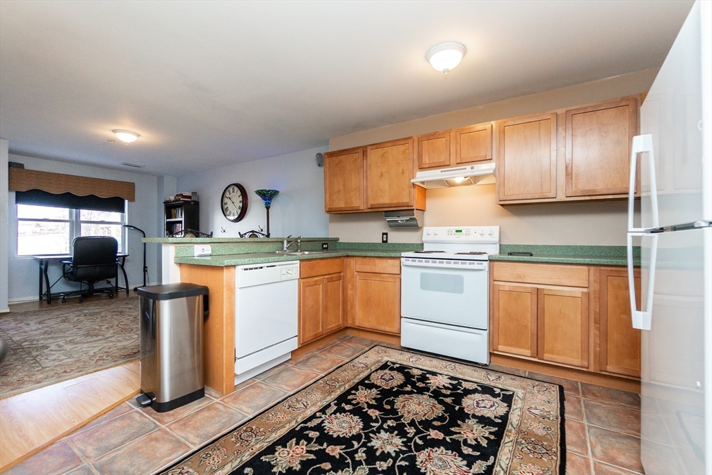 75 Walnut St 107