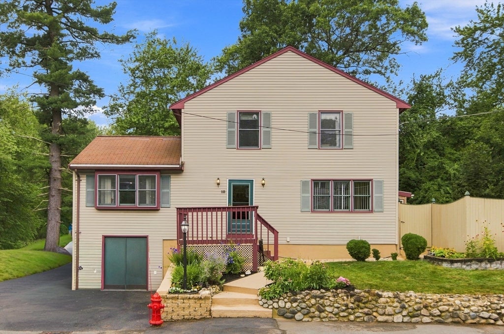 Photo of 18 Gordon Rd, North Reading, MA