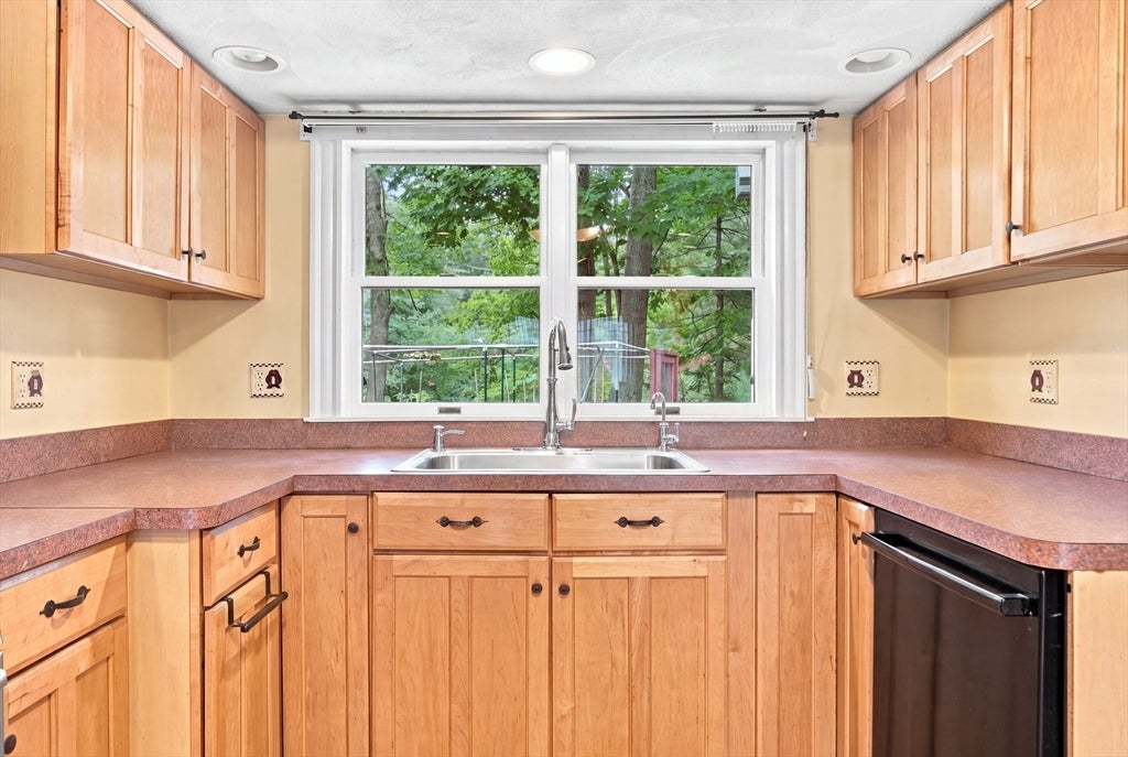 18 Gordon Rd, North Reading, MA, 18 Gordon Rd, North Reading, MA Photo #17