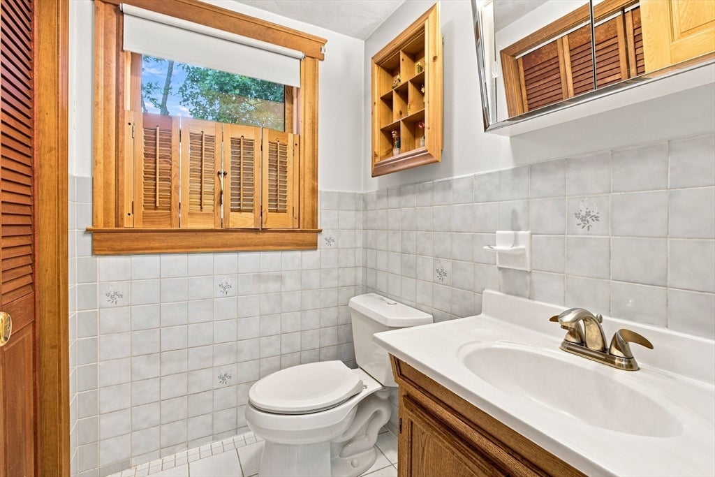 18 Gordon Rd, North Reading, MA, 18 Gordon Rd, North Reading, MA Photo #13