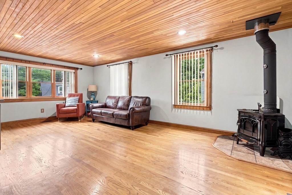 18 Gordon Rd, North Reading, MA, 18 Gordon Rd, North Reading, MA Photo #7