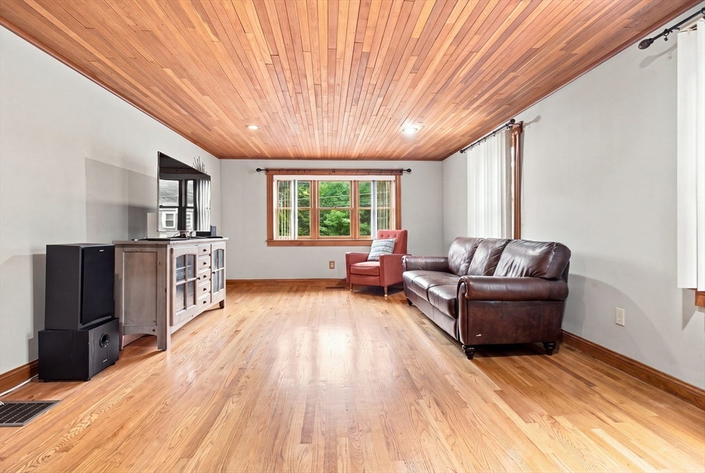 18 Gordon Rd, North Reading, MA, 18 Gordon Rd, North Reading, MA Photo #8