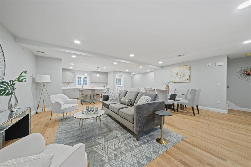 10 Simmonds Blvd. 10