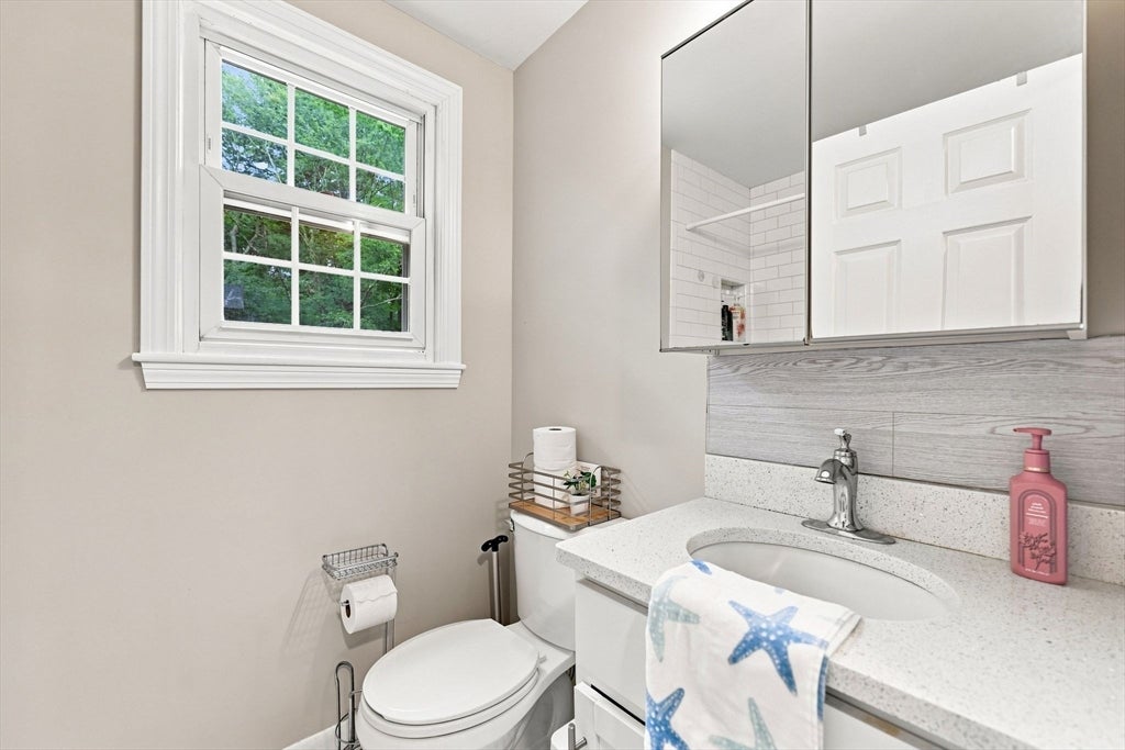 25 Mohawk Path, Bellingham, MA Photo #27
