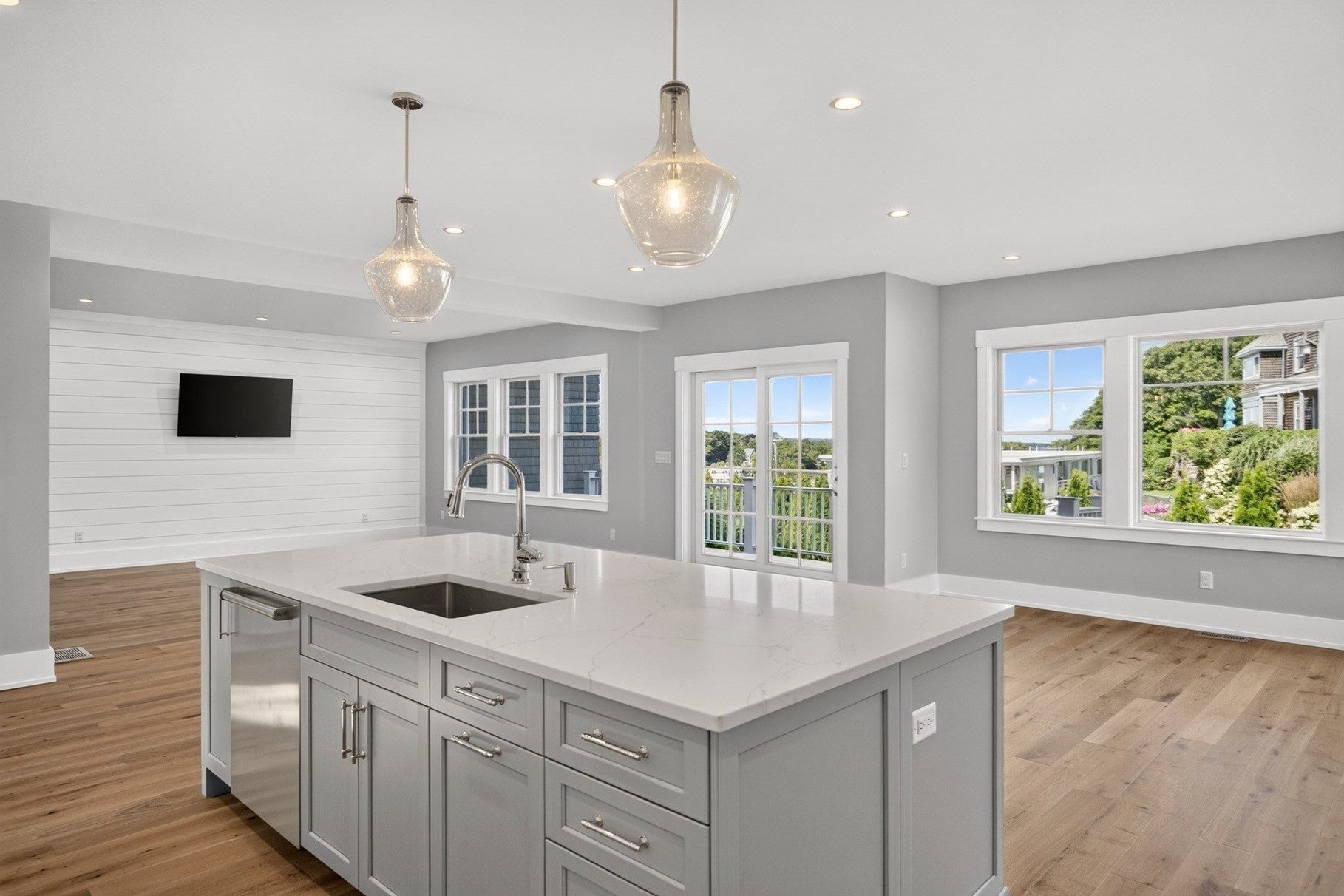 533 Woods Hole Road B102