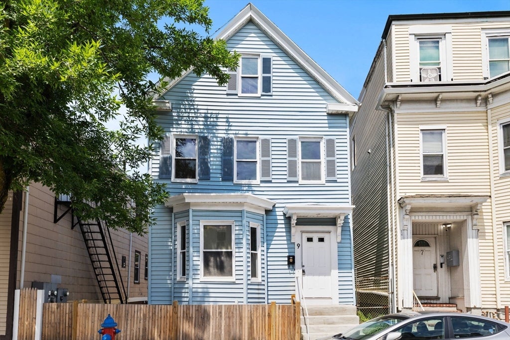 9 Cross St