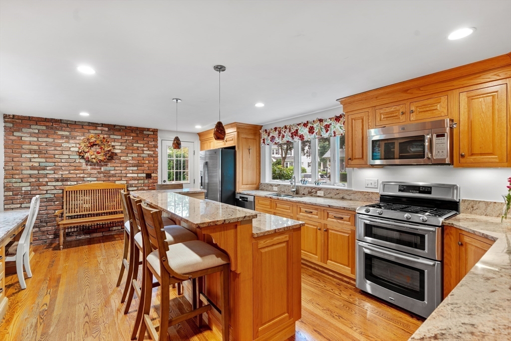 87 Fair Oaks Ave