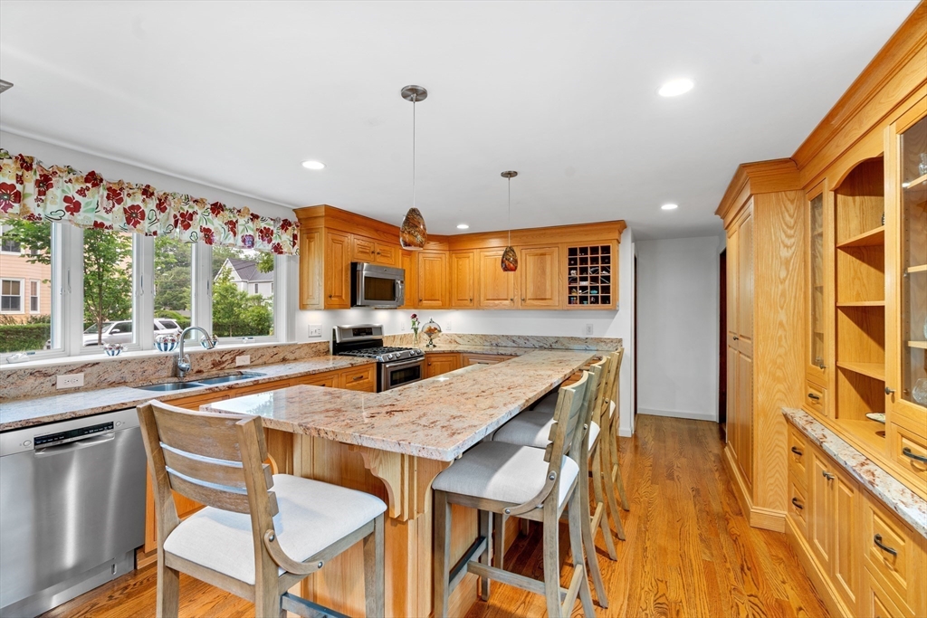 87 Fair Oaks Ave