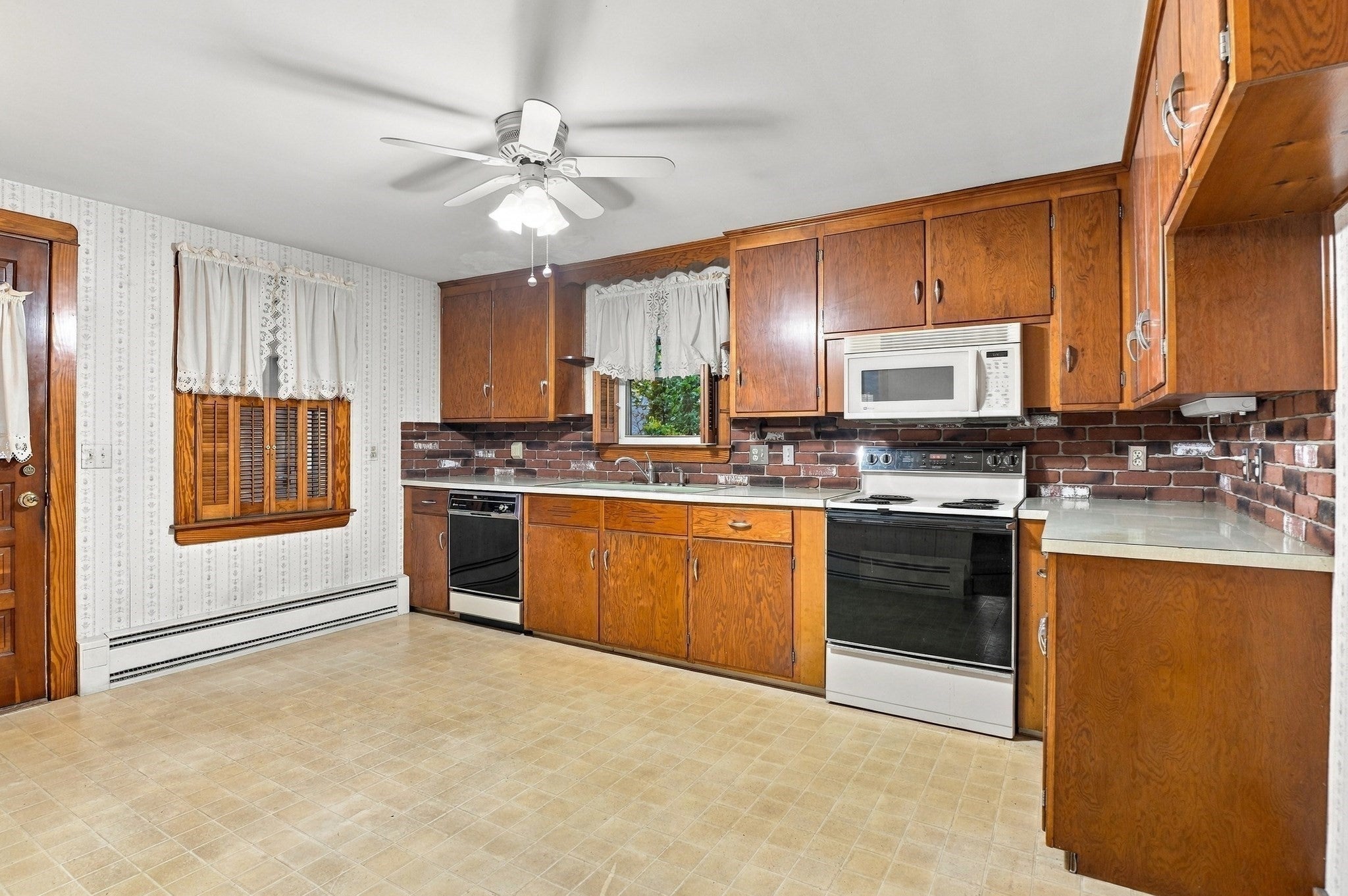 147 Ninth Street, Leominster, MA Photo #5