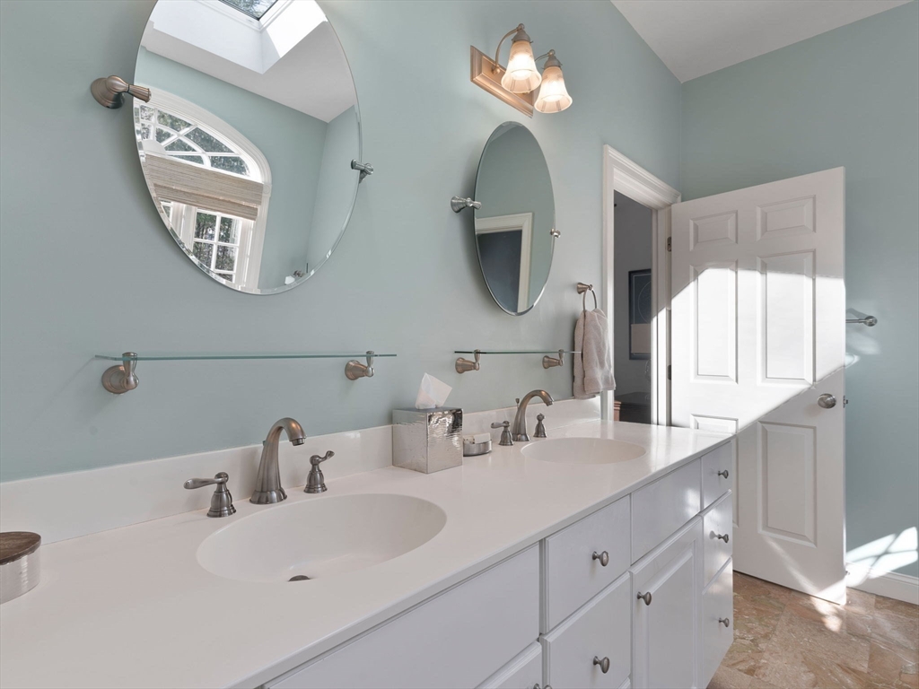 Dover, Massachusetts 02030, United States, 5 Bedrooms Bedrooms, ,5 BathroomsBathrooms,Residential,Active,154548