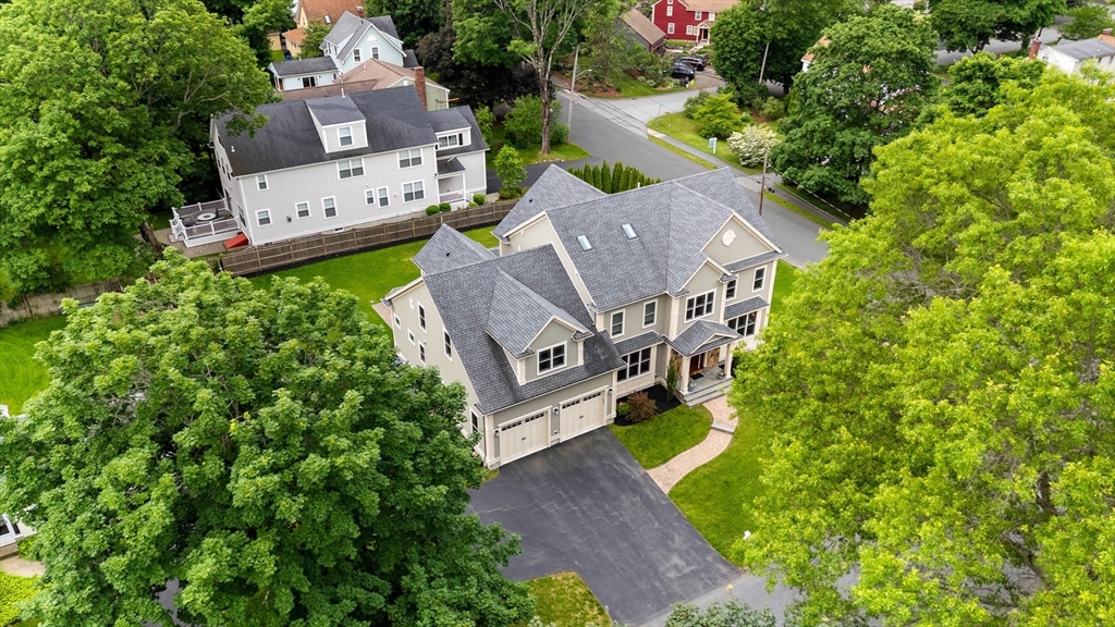 1 Apollo Cir