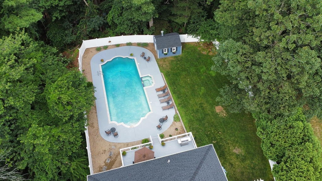 3 Lisamary Dr
