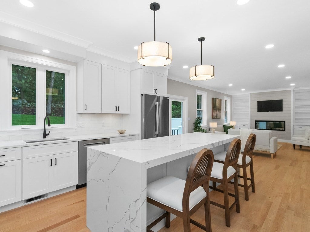 113 Warwick Avenue, Waltham, MA, 113 Warwick Avenue, Waltham, MA Photo #4