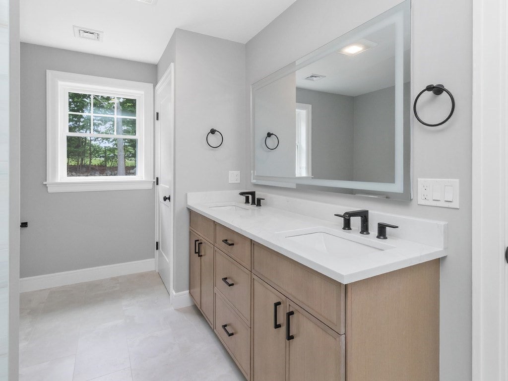 113 Warwick Avenue, Waltham, MA, 113 Warwick Avenue, Waltham, MA Photo #22