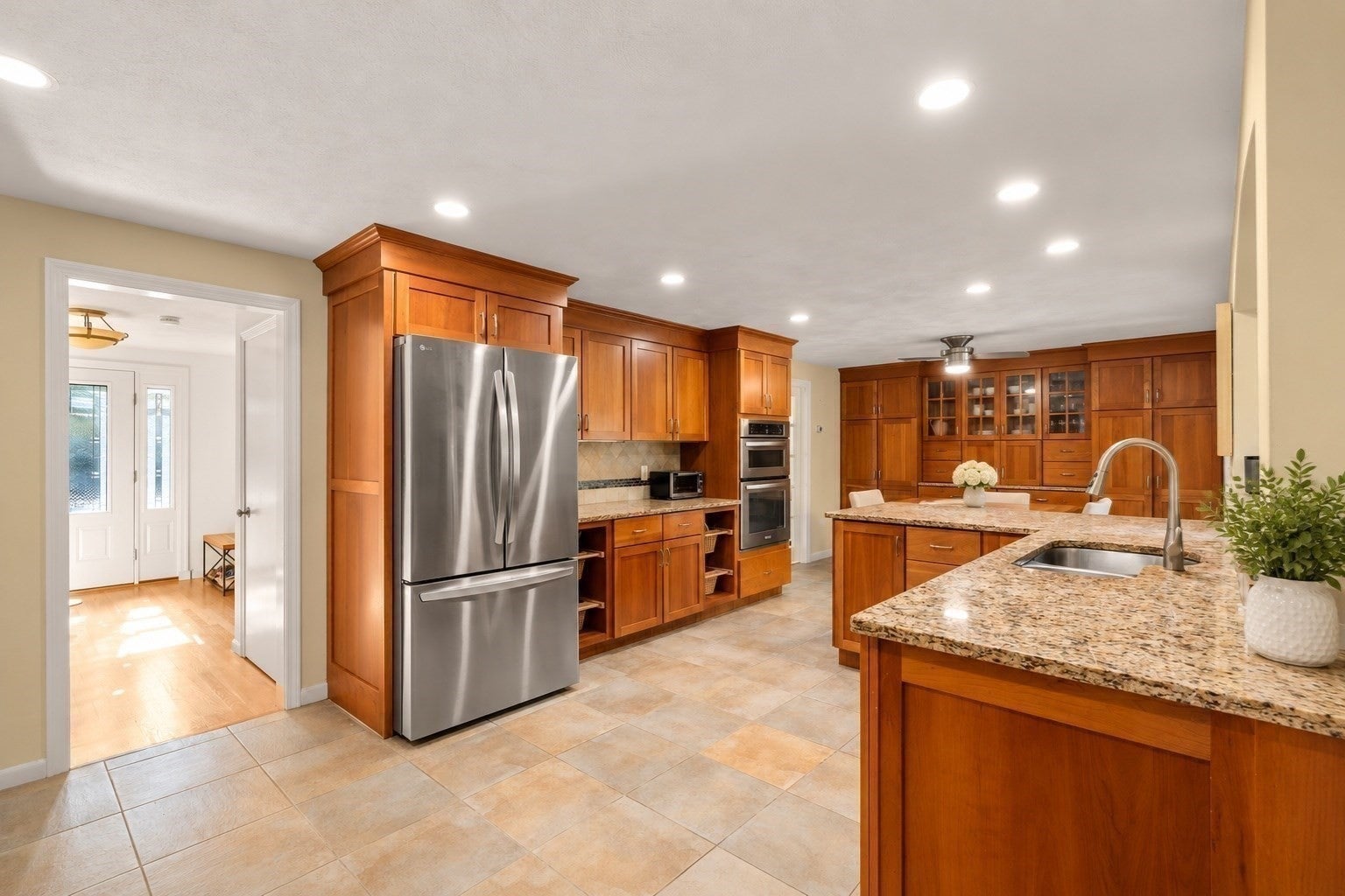 24 Pauline Dr, Natick, MA Photo #6