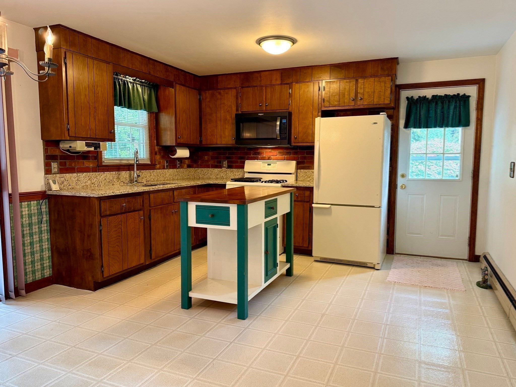 66 Debbie Dr, Leominster, MA Photo #16