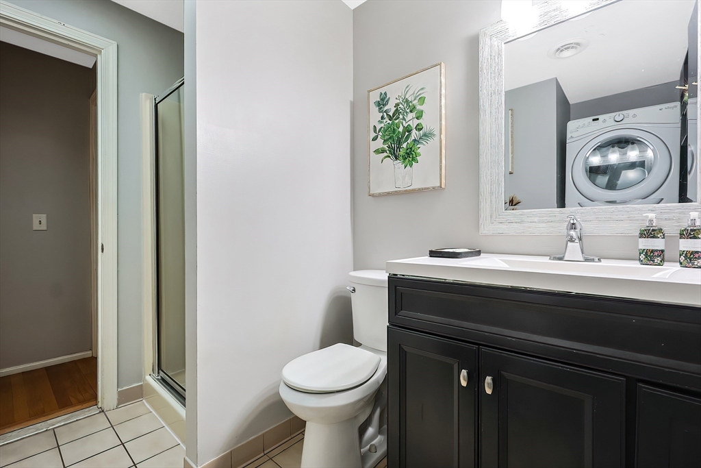 Ashland, Massachusetts 01721, United States, 2 Bedrooms Bedrooms, ,2 BathroomsBathrooms,Residential,Contingent,92081