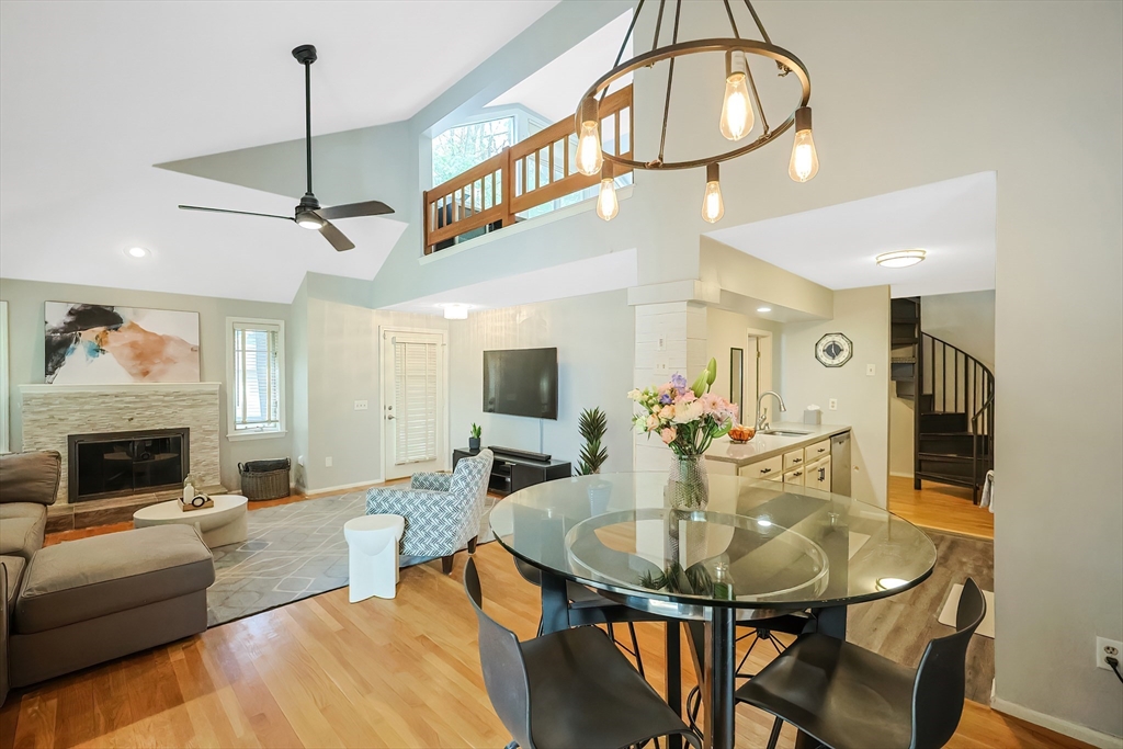 Ashland, Massachusetts 01721, United States, 2 Bedrooms Bedrooms, ,2 BathroomsBathrooms,Residential,Contingent,92081