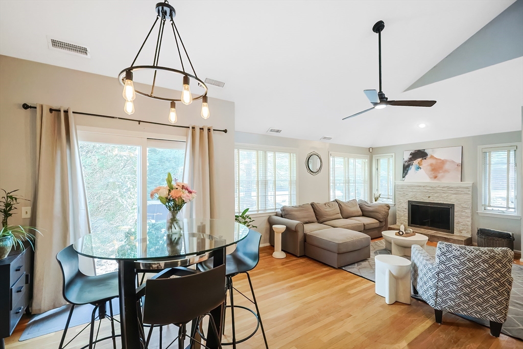 Ashland, Massachusetts 01721, United States, 2 Bedrooms Bedrooms, ,2 BathroomsBathrooms,Residential,Contingent,92081