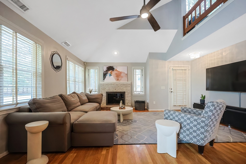 Ashland, Massachusetts 01721, United States, 2 Bedrooms Bedrooms, ,2 BathroomsBathrooms,Residential,Contingent,92081