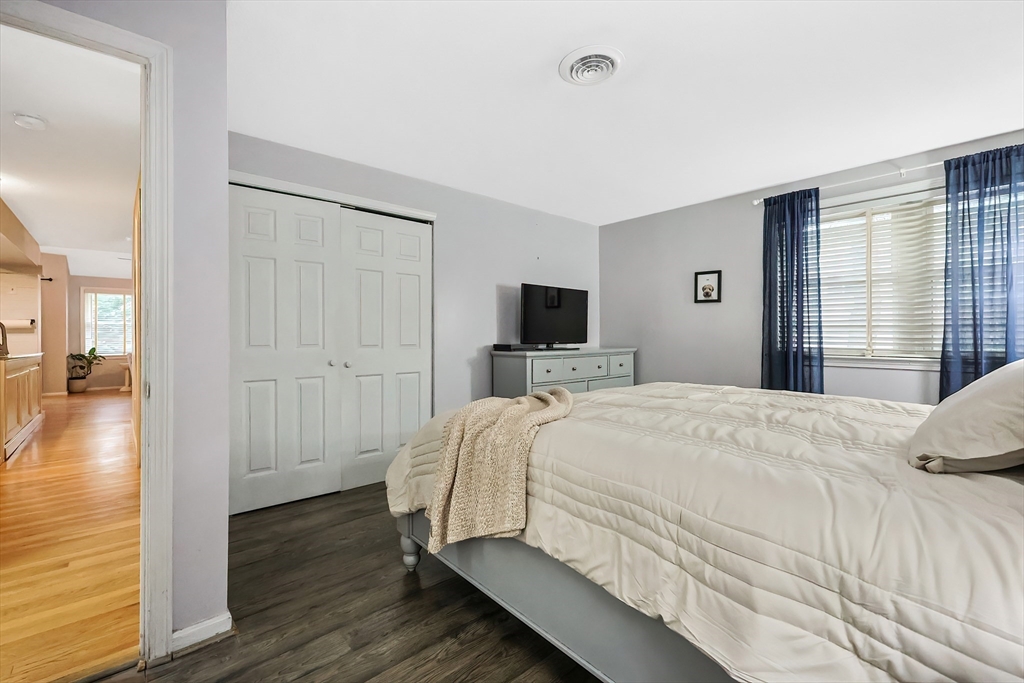 Ashland, Massachusetts 01721, United States, 2 Bedrooms Bedrooms, ,2 BathroomsBathrooms,Residential,Contingent,92081