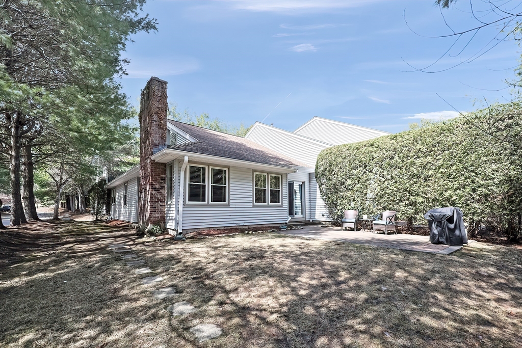 Ashland, Massachusetts 01721, United States, 2 Bedrooms Bedrooms, ,2 BathroomsBathrooms,Residential,Contingent,92081