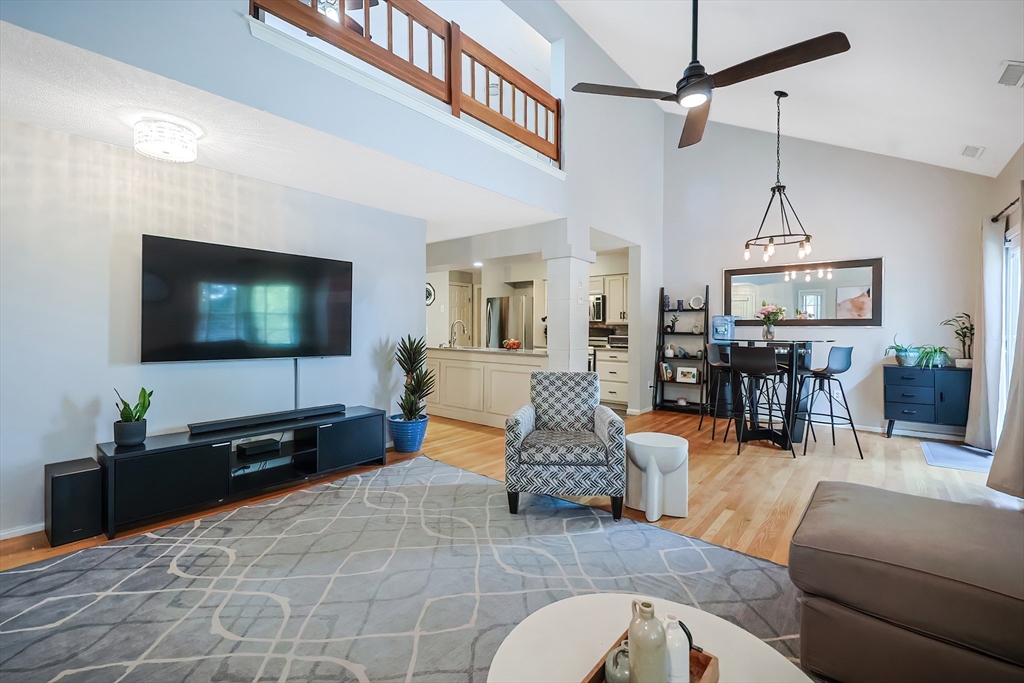 Ashland, Massachusetts 01721, United States, 2 Bedrooms Bedrooms, ,2 BathroomsBathrooms,Residential,Contingent,92081