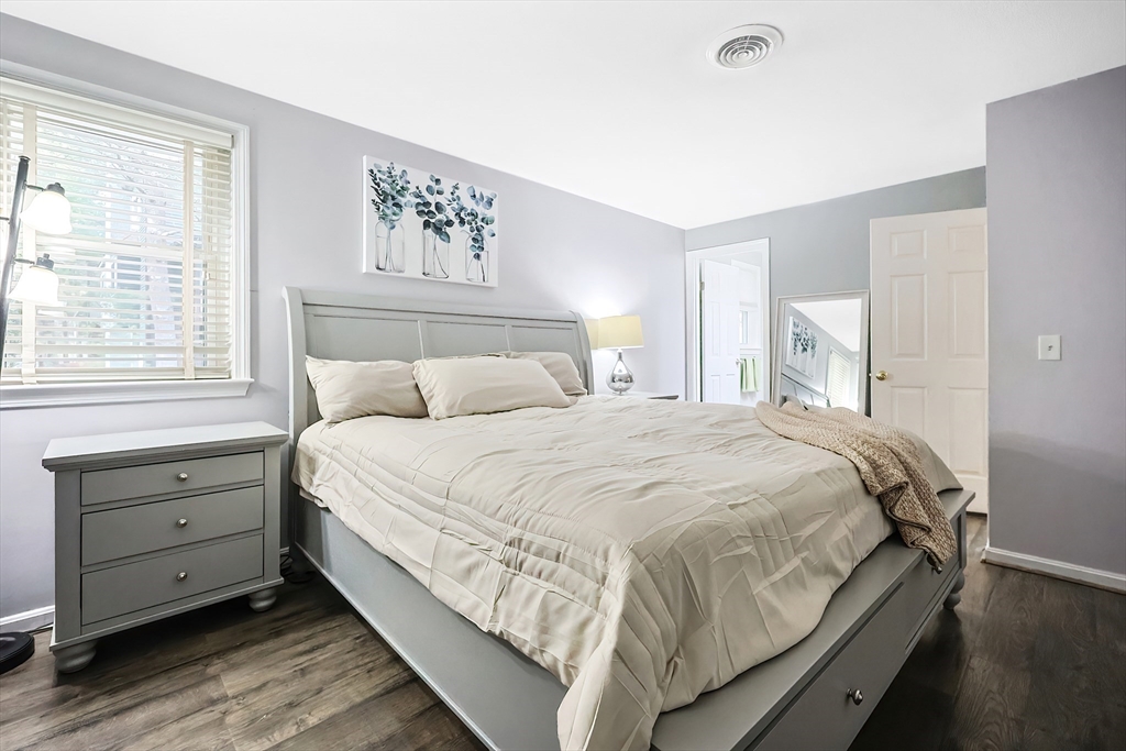 Ashland, Massachusetts 01721, United States, 2 Bedrooms Bedrooms, ,2 BathroomsBathrooms,Residential,Contingent,92081