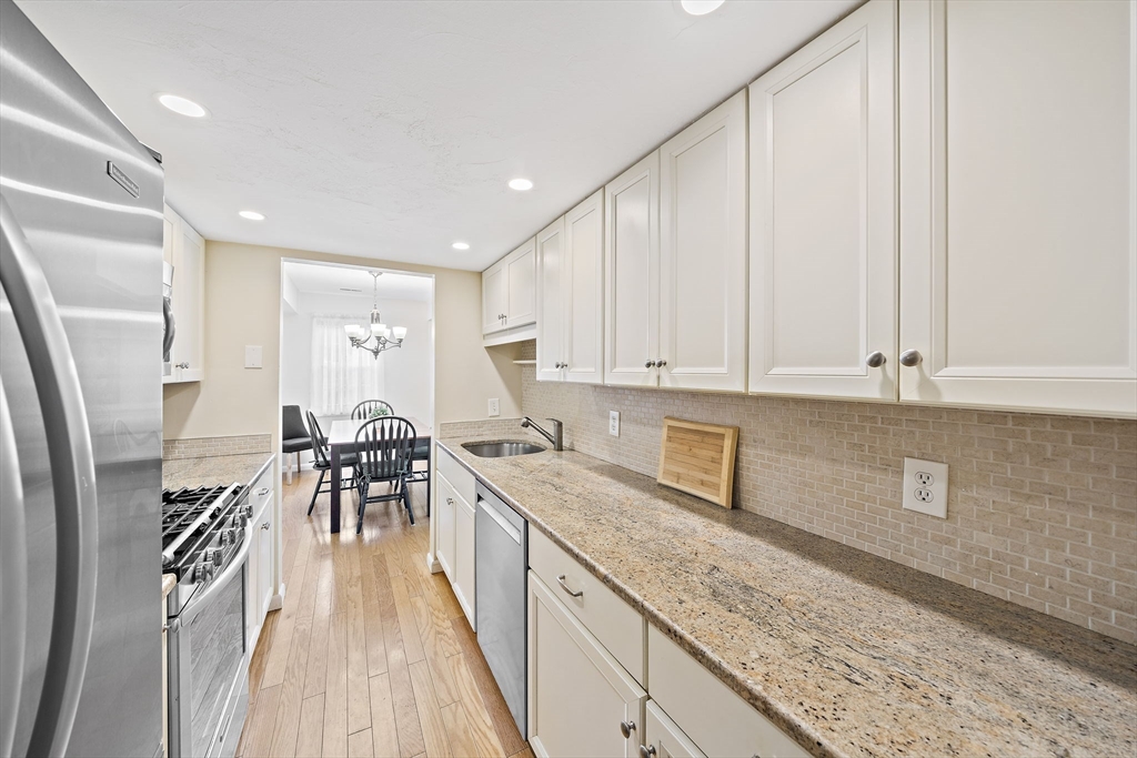 41 Jessica Dr. E