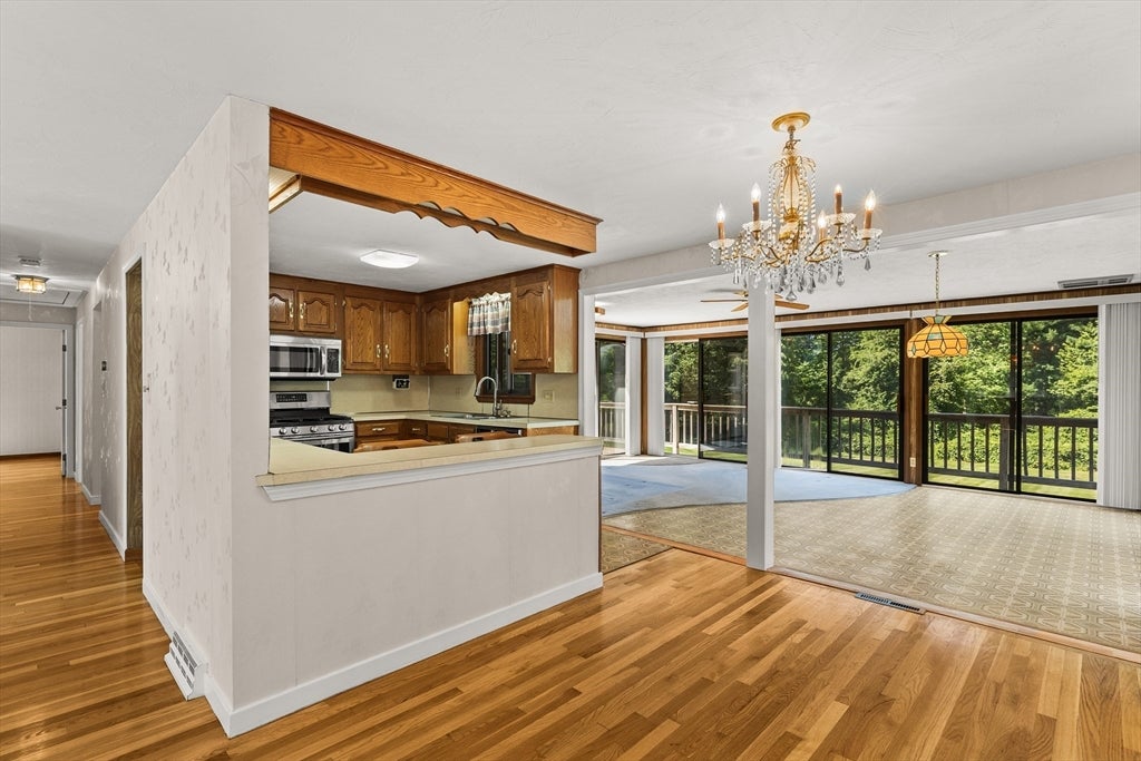 360 W Washington St, Hanson, MA, 360 W Washington St, Hanson, MA Photo #18