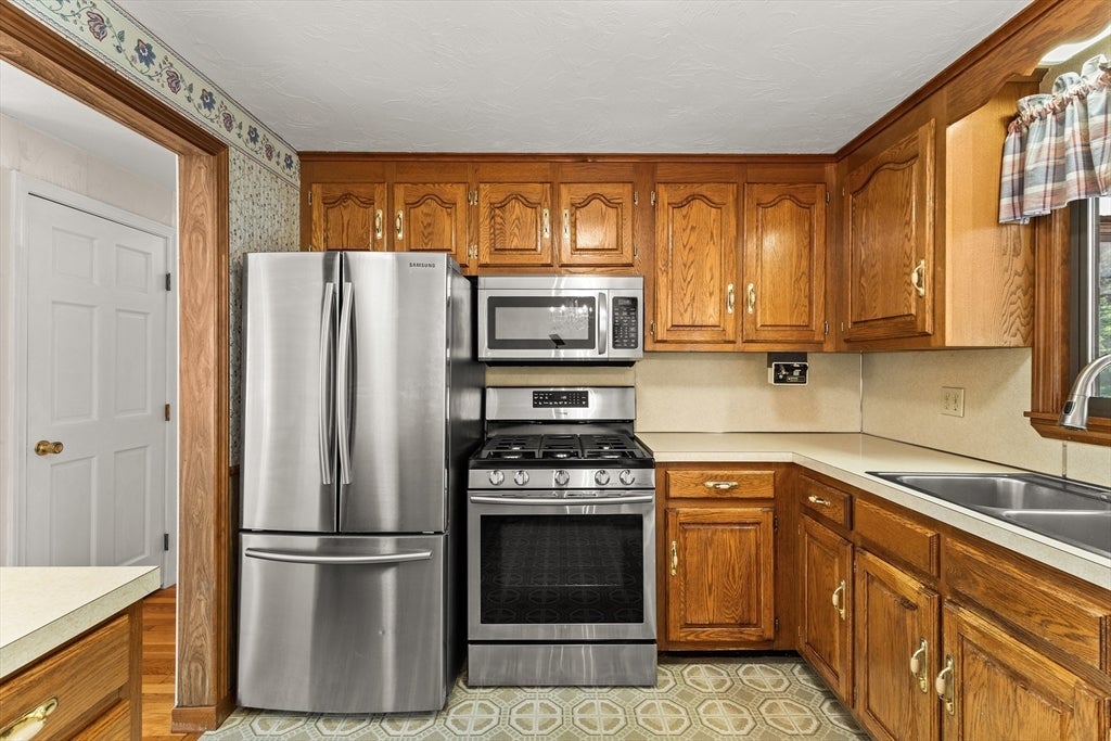 360 W Washington St, Hanson, MA, 360 W Washington St, Hanson, MA Photo #13