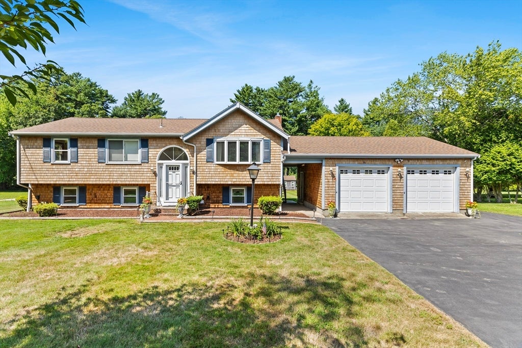 Photo of 360 W Washington St, Hanson, MA
