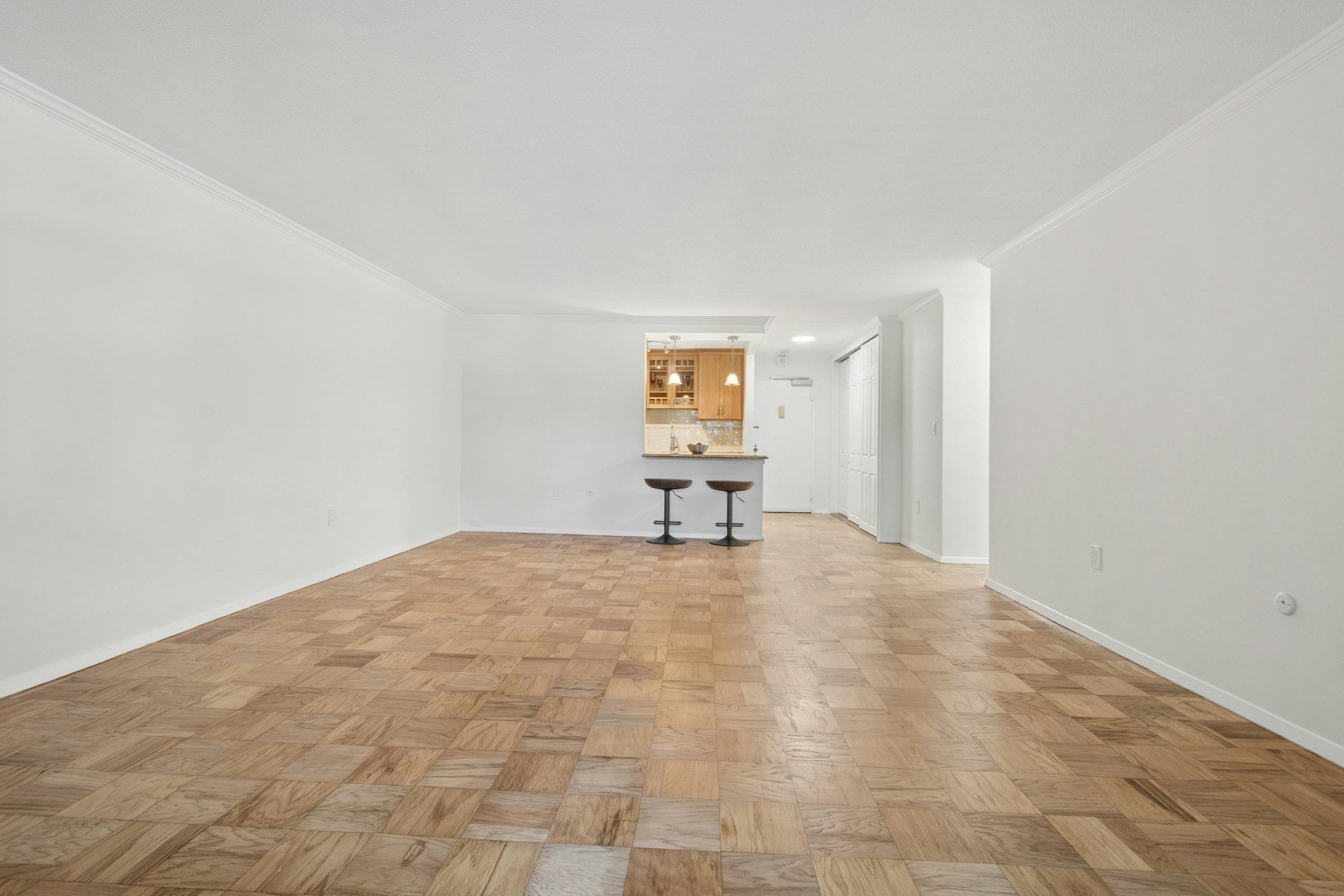 9 Hawthorne Pl 2J