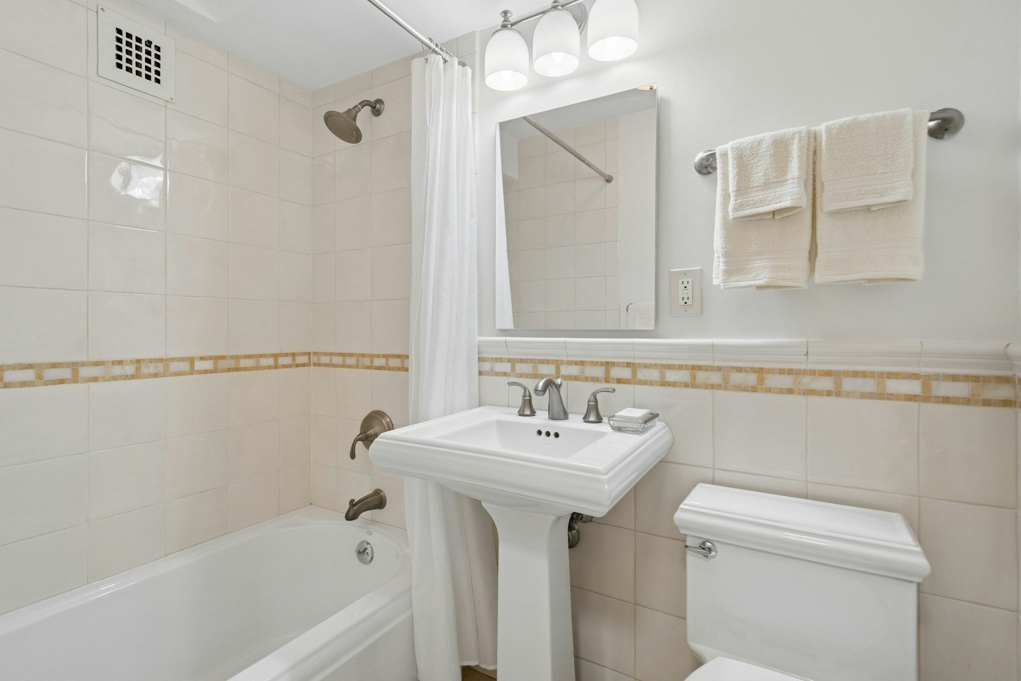 9 Hawthorne Pl #2J, Boston, MA, 9 Hawthorne Pl #2J, Boston, MA Photo #9