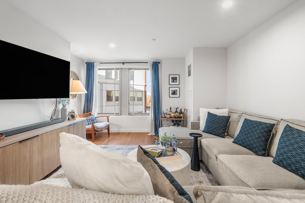 1910 Dorchester Ave 515