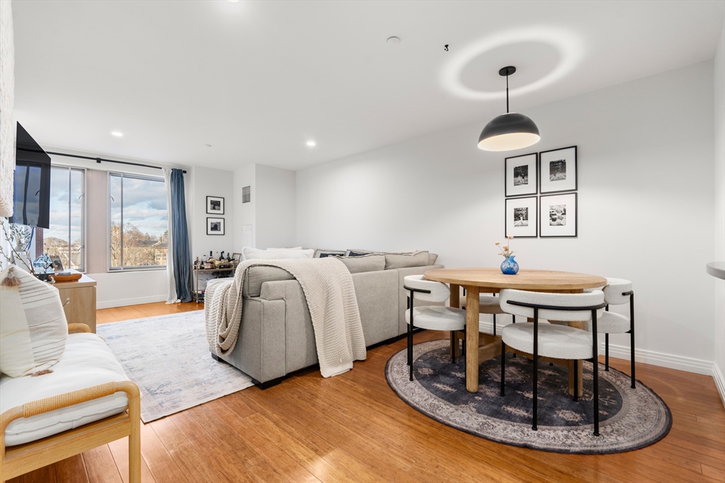 1910 Dorchester Ave 515