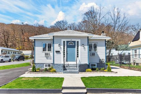 17 Hazel St Fitchburg MA 01420