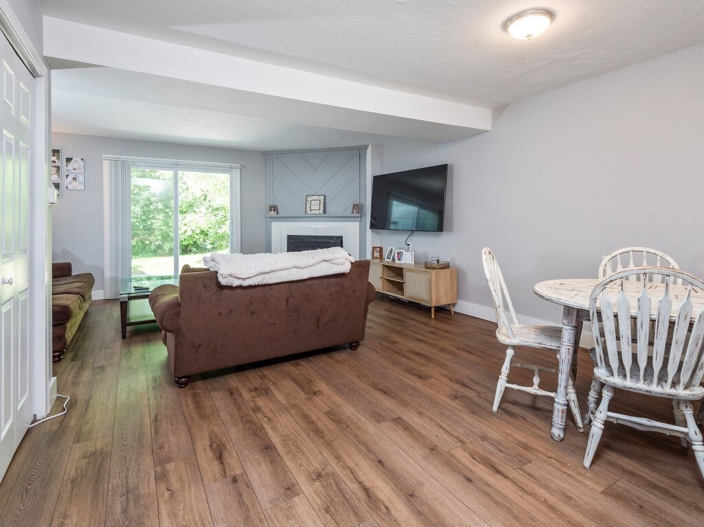 16 Apple Tree Hill Rd 16