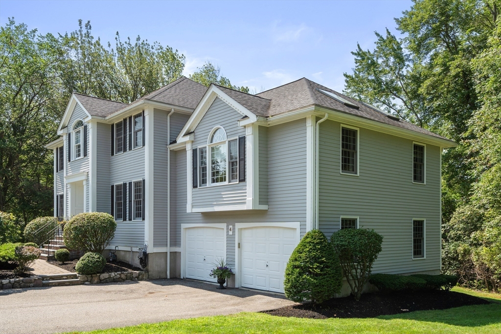 4 Green Meadow Dr