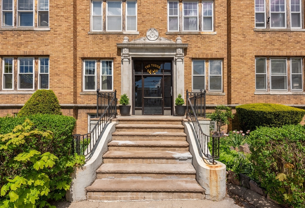 86 Tudor Street 1