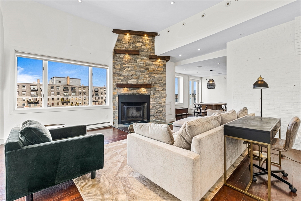 33 Commercial Wharf 52