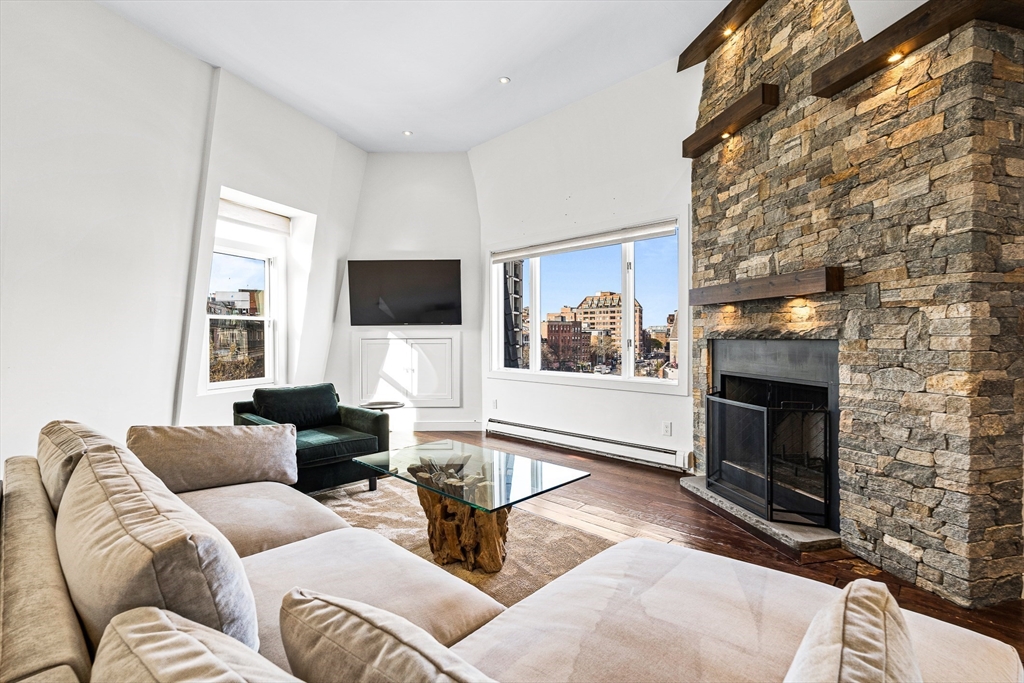 33 Commercial Wharf 52