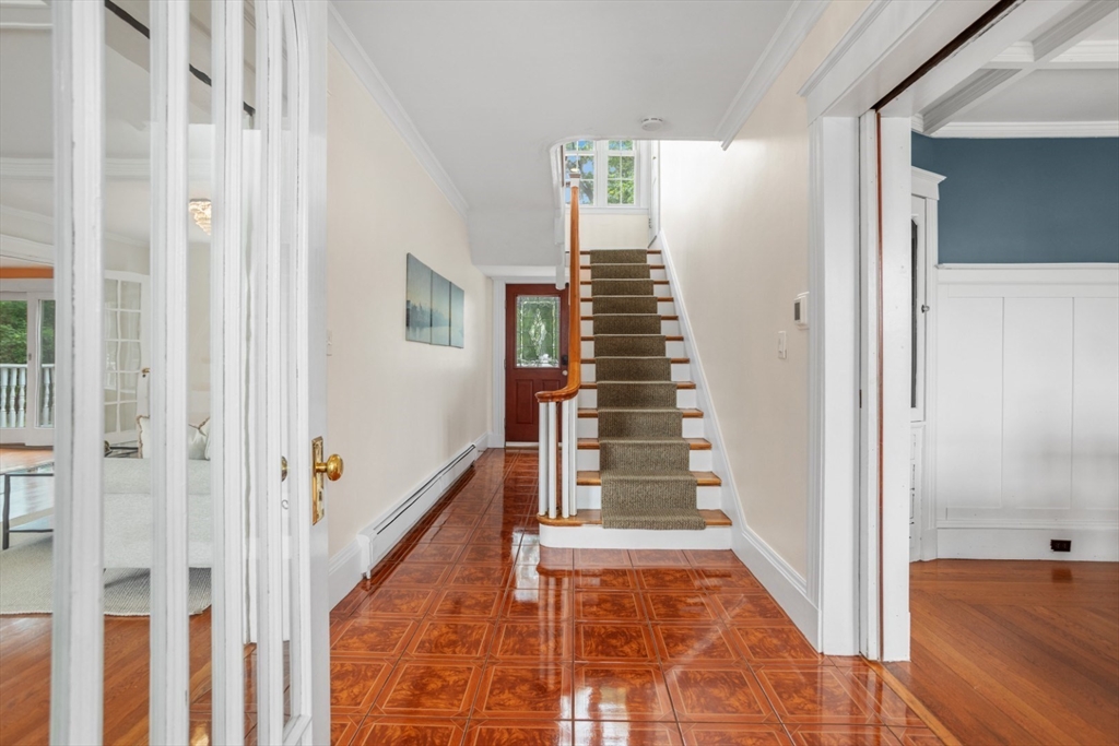160 Loring Ave