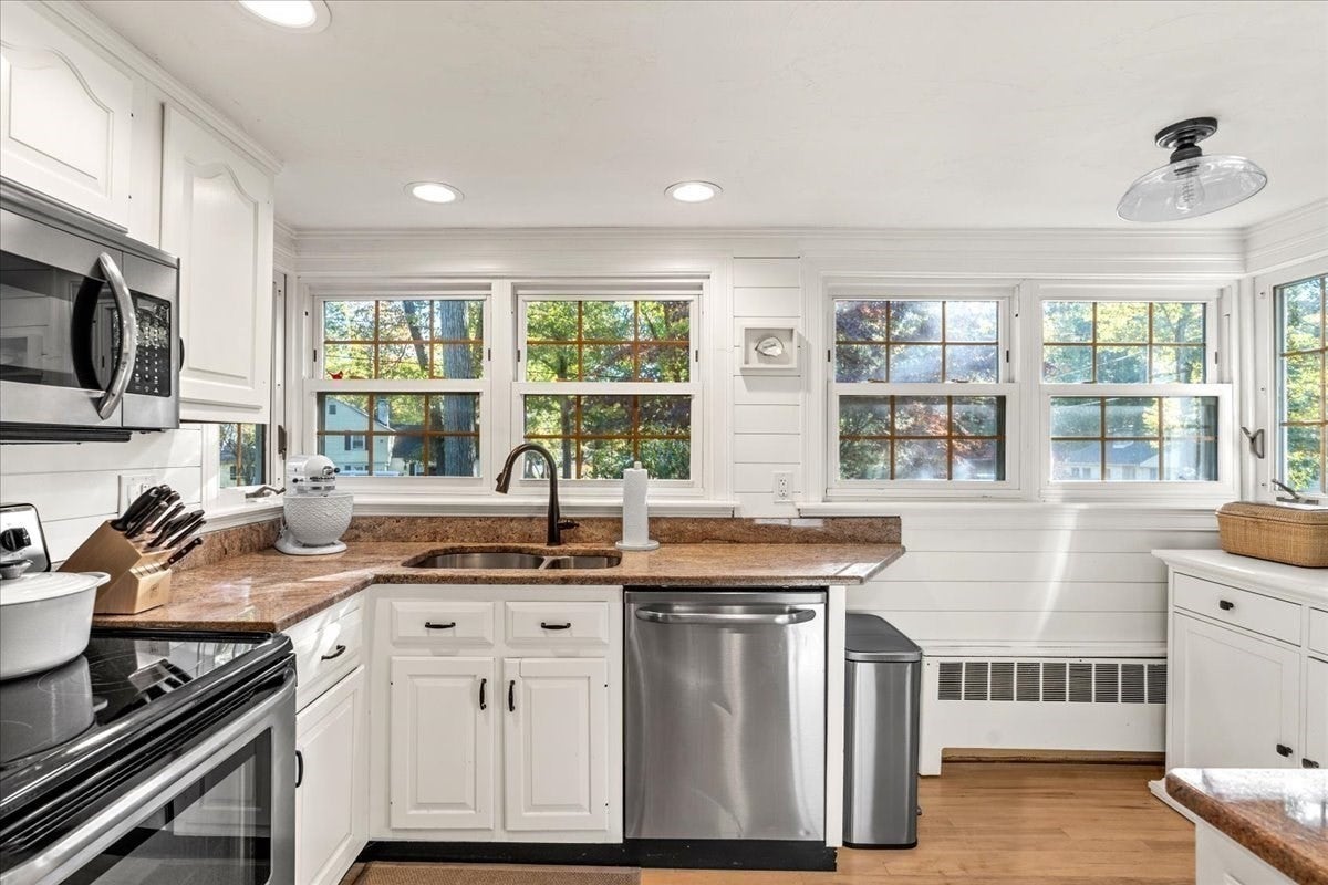 268 Colonel Hunt Dr, Abington, MA, 268 Colonel Hunt Dr, Abington, MA Photo #16