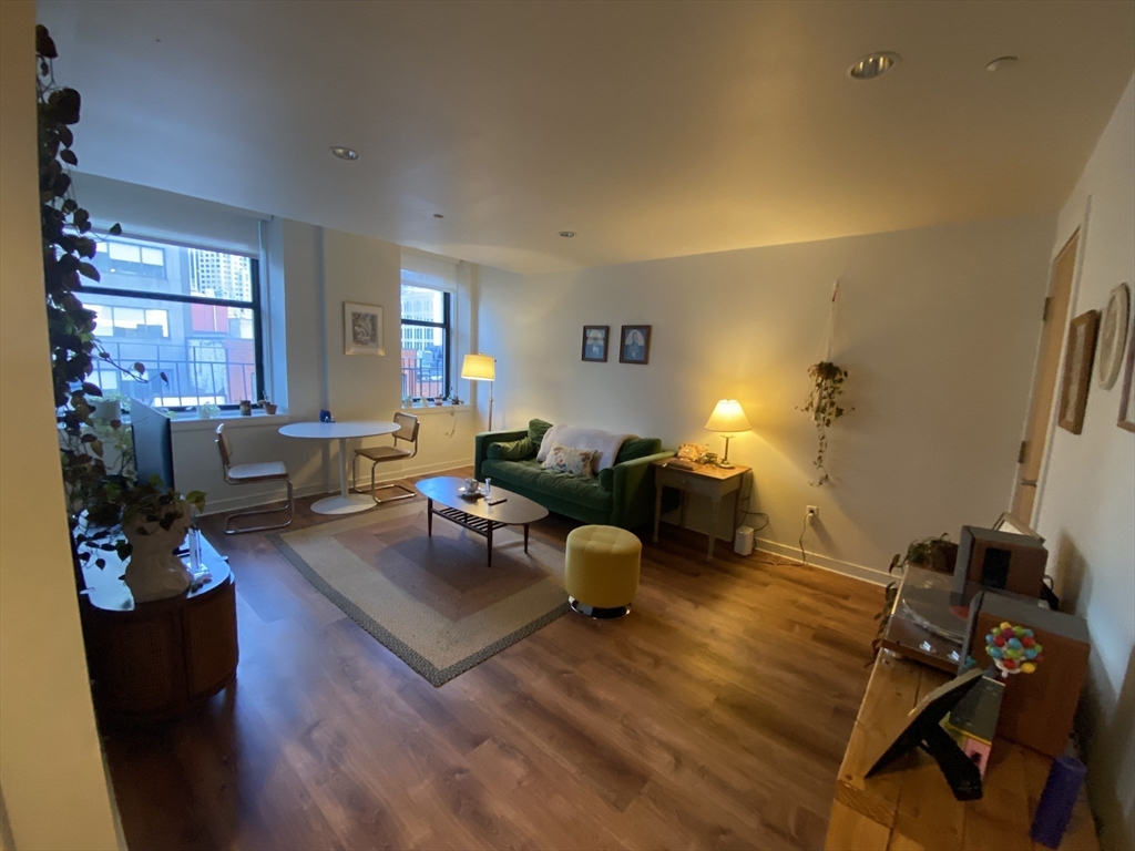 Click for 131 Tremont Street #5F, Boston, MA slideshow
